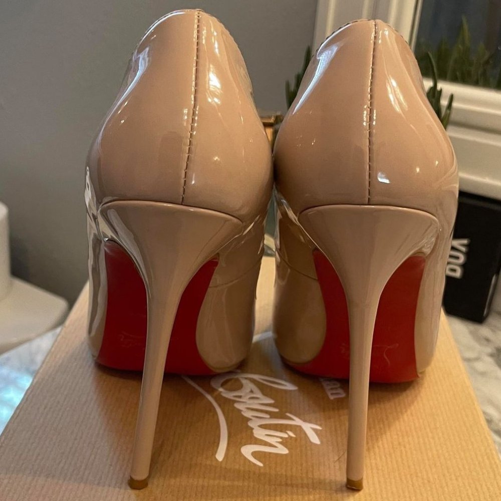 Christian Louboutin So Kate